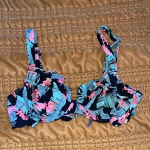 Victoria’s Secret Swim Top, Scalloped edge, 34C